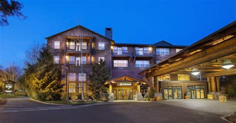 Heathman lodge vancouver - Hudson’s has a natural mountain feel with trendy features including a large slate fireplace and high ceilings. Fort Vancouver National Historic Site is a 13-minute drive from the Heathman Lodge. Westfield Vancouver Mall is 0.4 miles away and Portland International Airport is 11.5 miles away. 